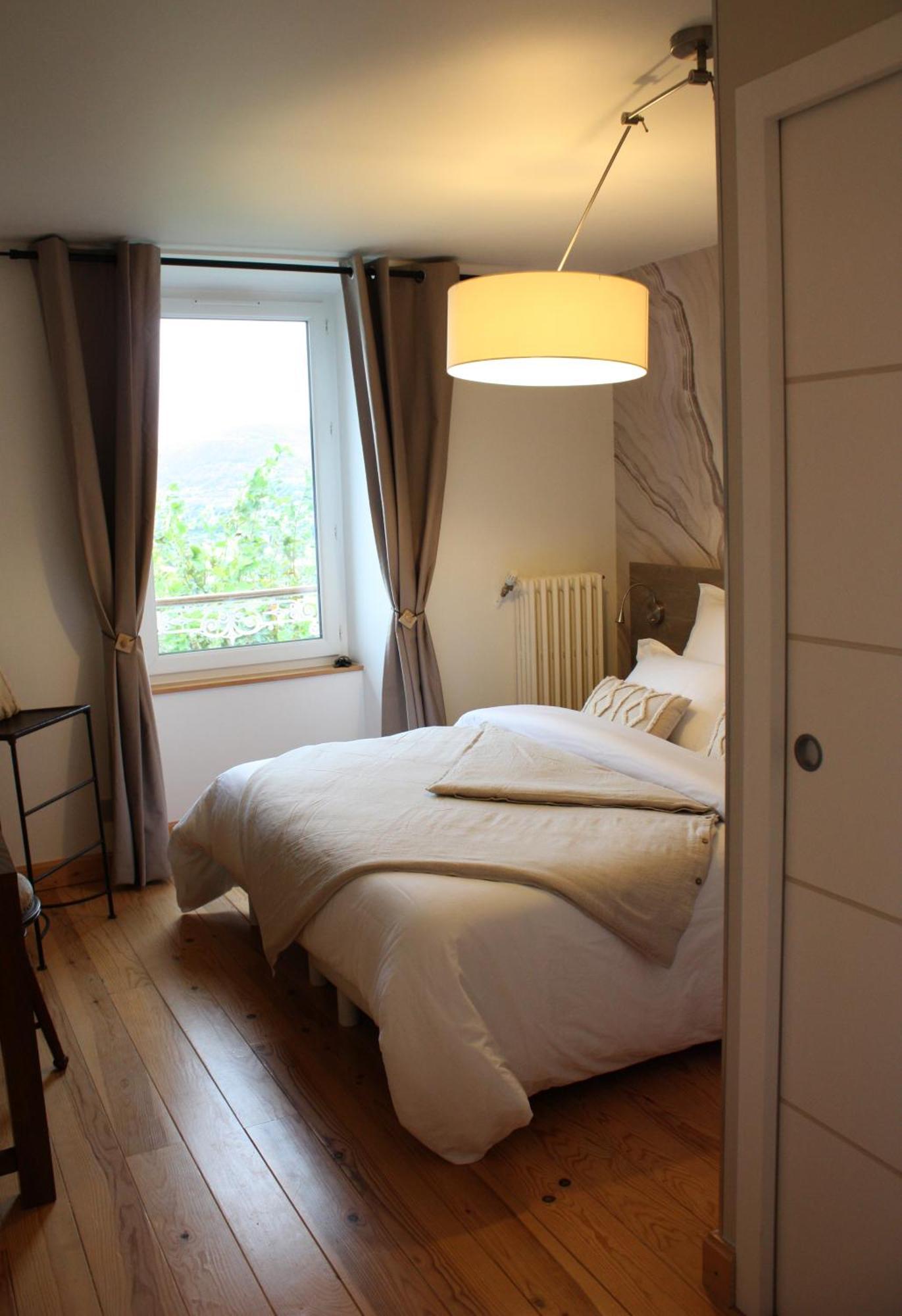 L'Escale De Beauregard Hotell Coublevie Exteriör bild