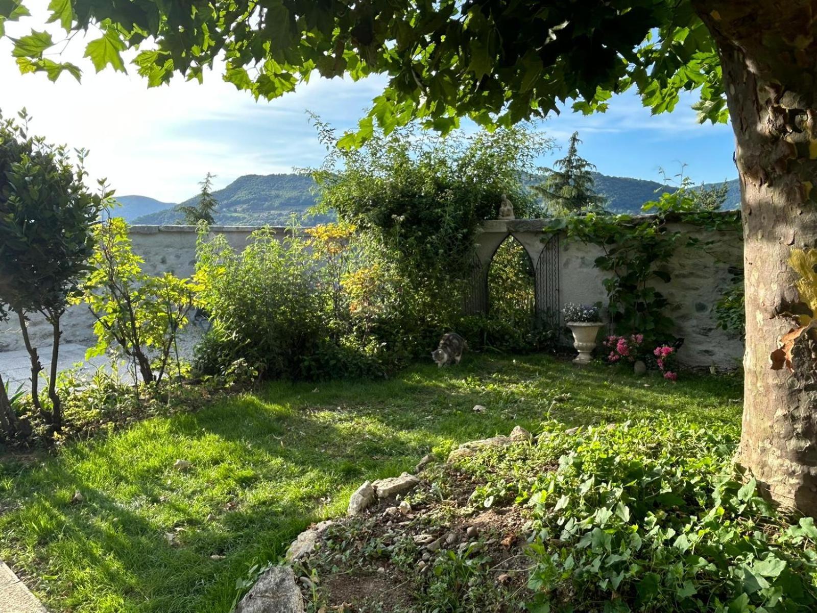 L'Escale De Beauregard Hotell Coublevie Exteriör bild