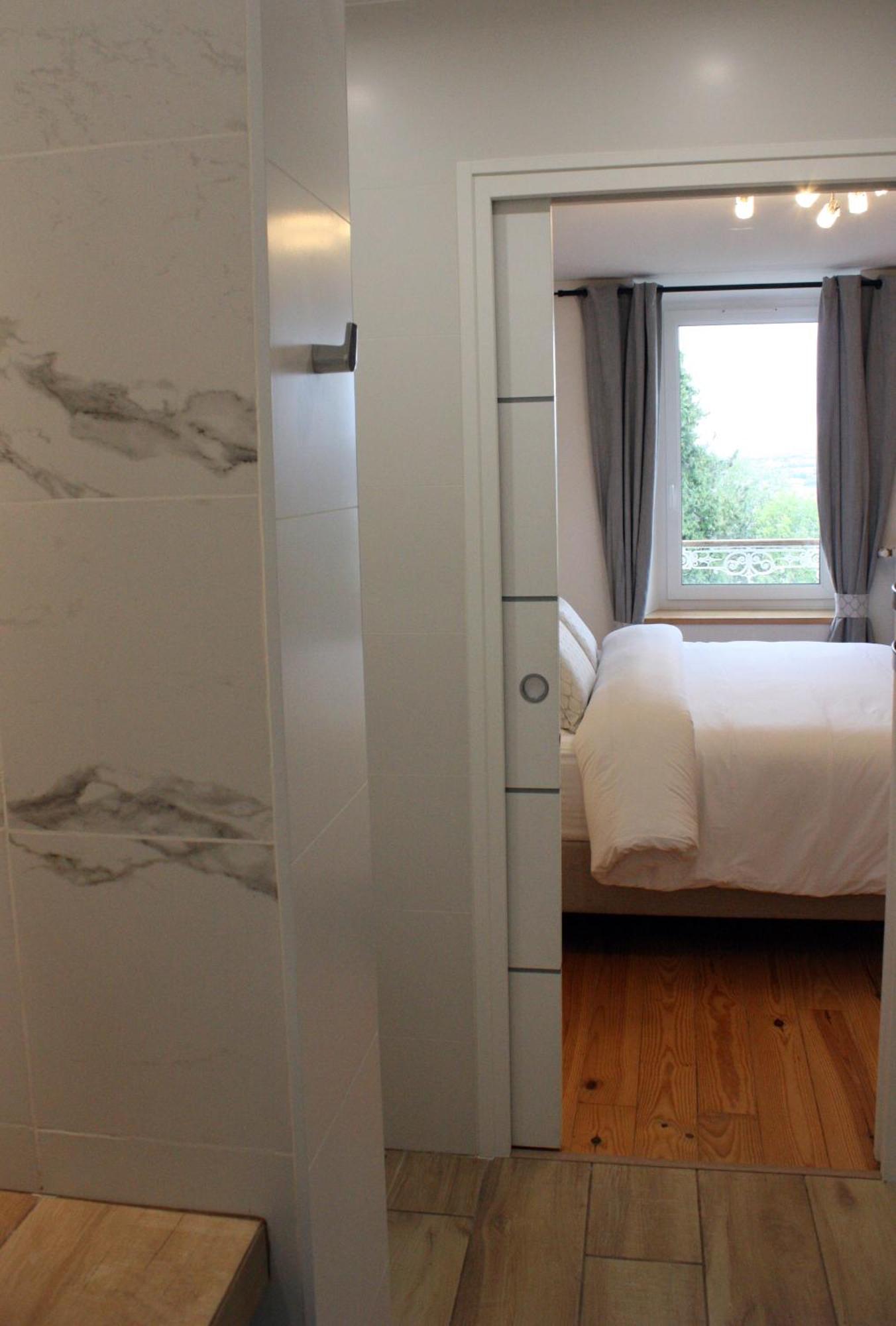 L'Escale De Beauregard Hotell Coublevie Exteriör bild