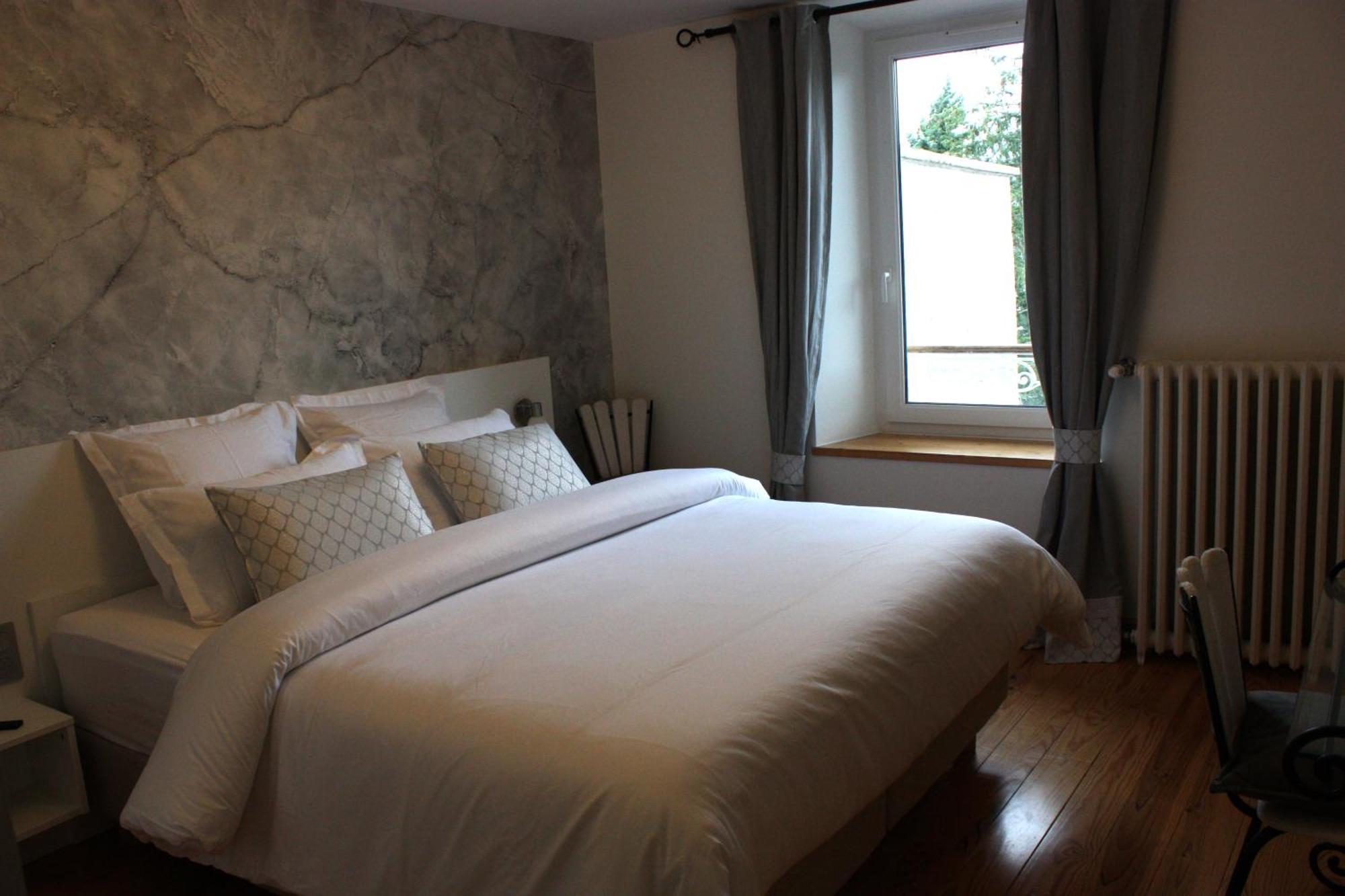 L'Escale De Beauregard Hotell Coublevie Exteriör bild